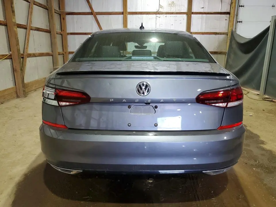 2021 VOLKSWAGEN PASSAT   
