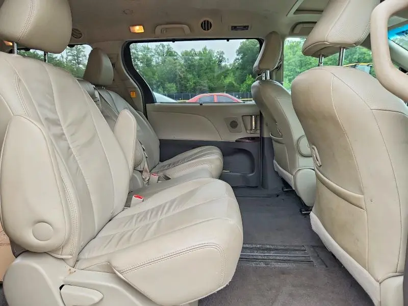 2011 TOYOTA SIENNA XLE 8-PASSENGER  