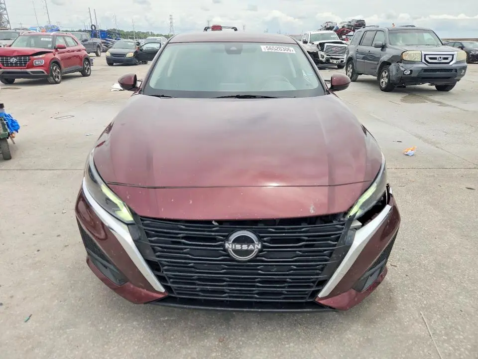 2023 NISSAN ALTIMA SV  