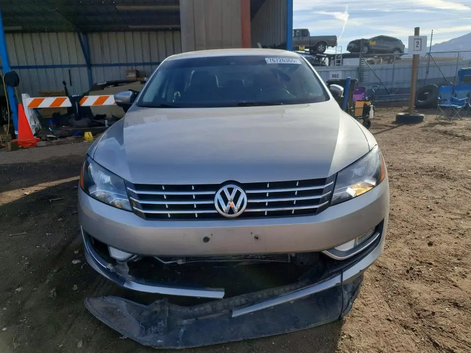 2014 VOLKSWAGEN PASSAT SE  