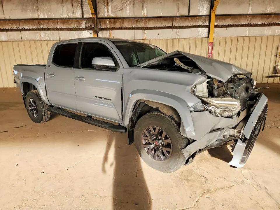 2021 TOYOTA TACOMA SR5 V6  