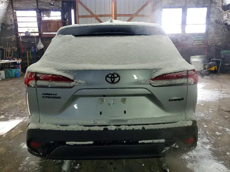 2024 TOYOTA COROLLA CROSS SE  