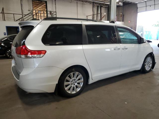 2014 TOYOTA SIENNA XLE