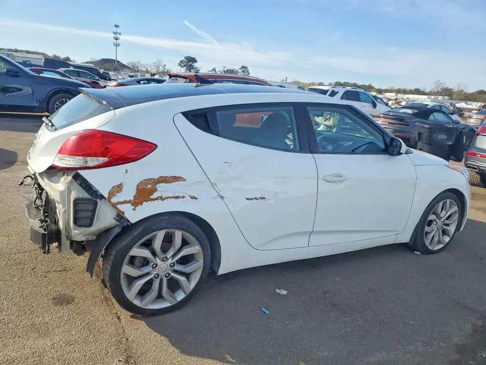 2013 HYUNDAI VELOSTER BASE  