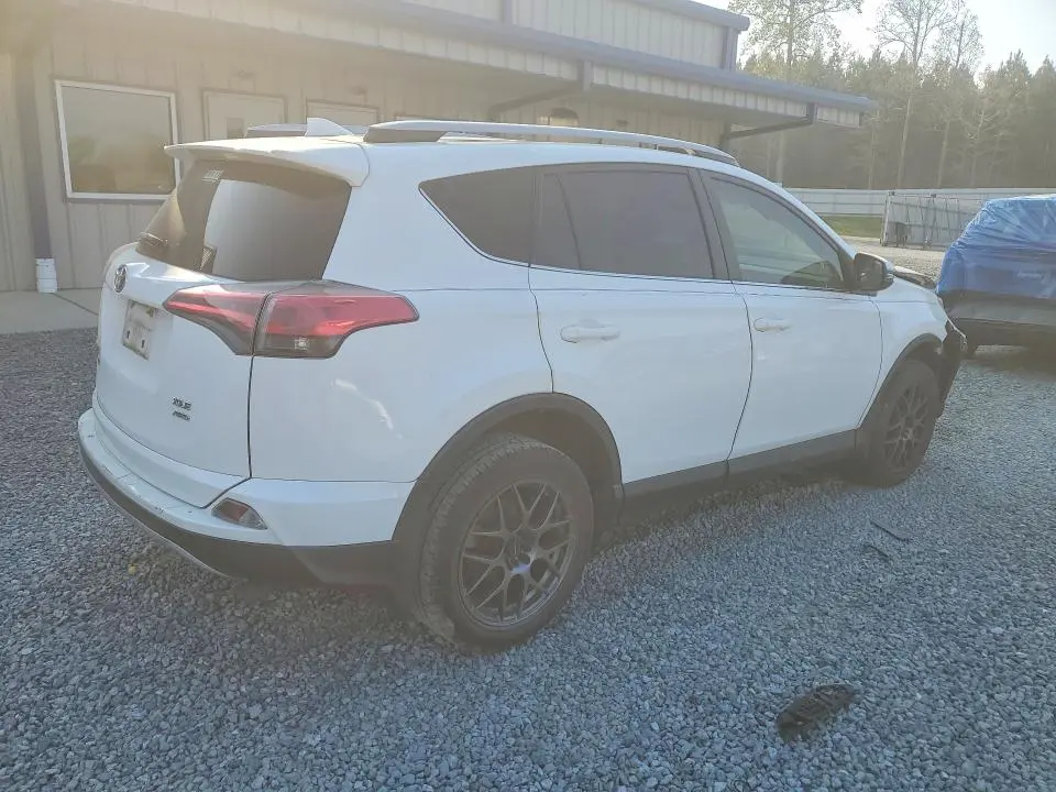 2017 TOYOTA RAV4 XLE  