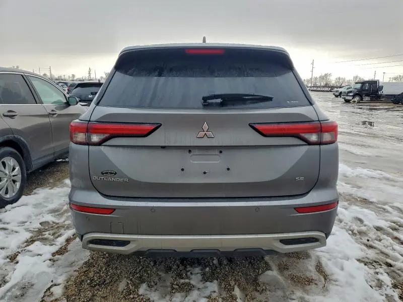 2022 MITSUBISHI OUTLANDER SE  