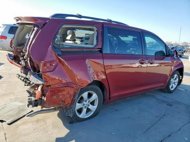 2011 TOYOTA SIENNA LE  