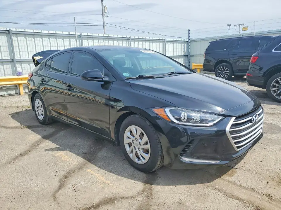 2018 HYUNDAI ELANTRA SE  