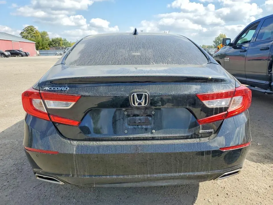 2018 HONDA ACCORD TOURING  