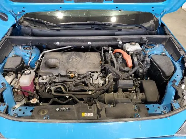 2020 TOYOTA RAV4 XLE  