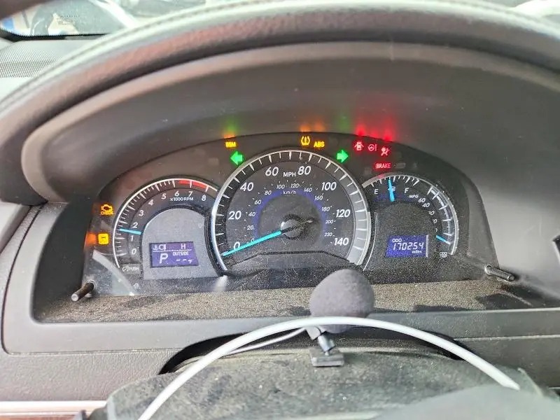 2012 TOYOTA CAMRY XLE V6  