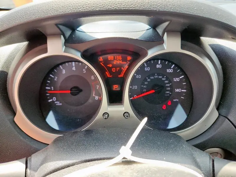 2015 NISSAN JUKE S  