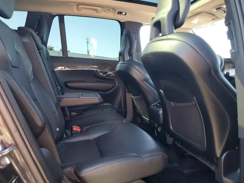 2016 VOLVO XC90 T6  