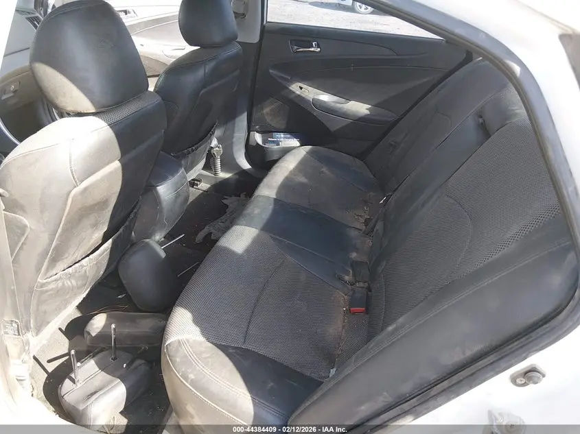2011 HYUNDAI SONATA SE