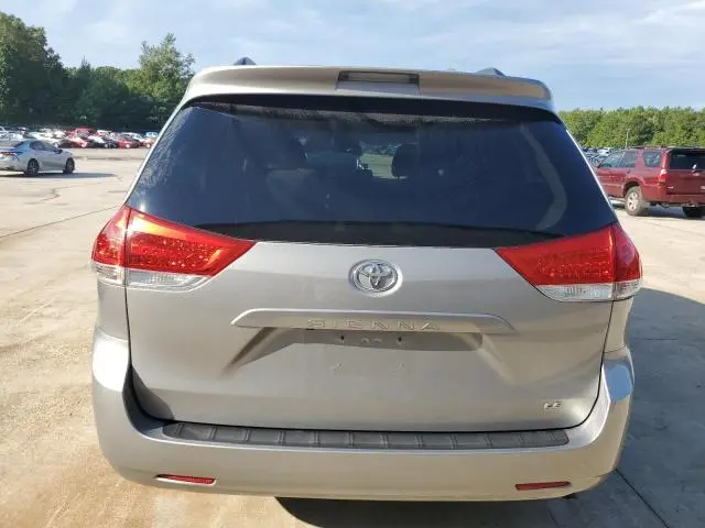 2011 TOYOTA SIENNA LE  