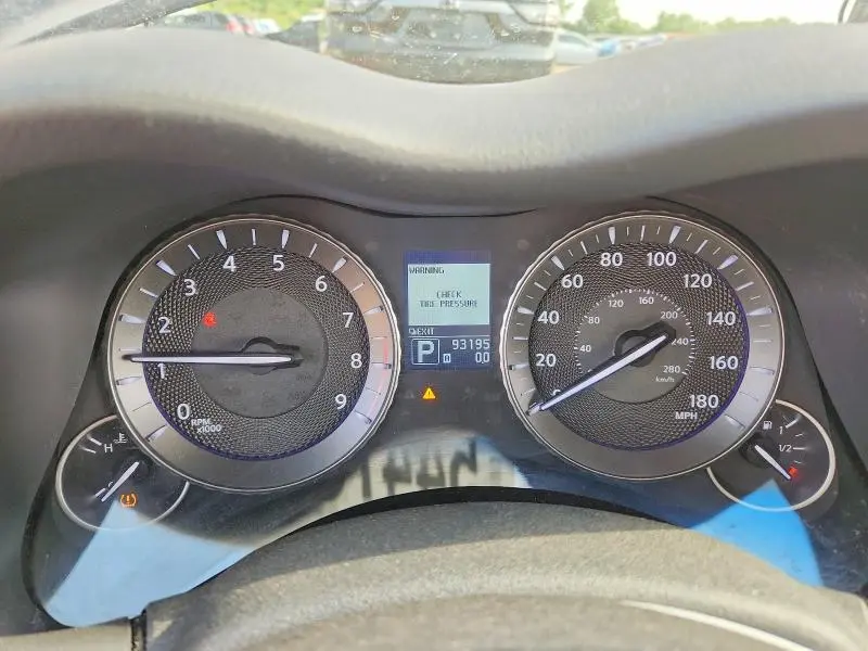 2012 INFINITI M37 X  