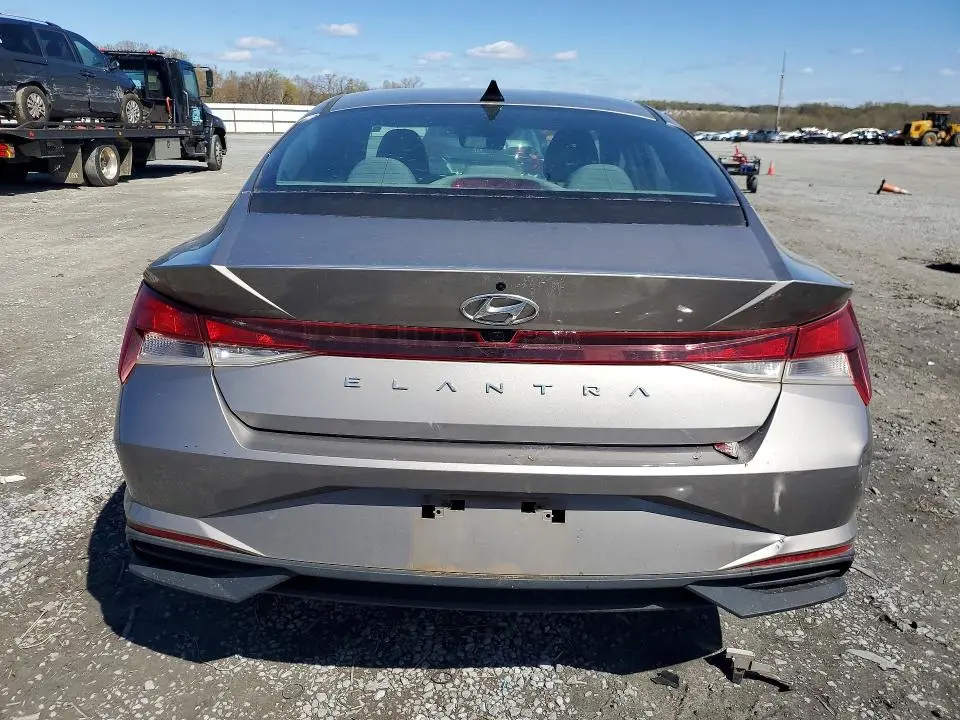2022 HYUNDAI ELANTRA SEL  