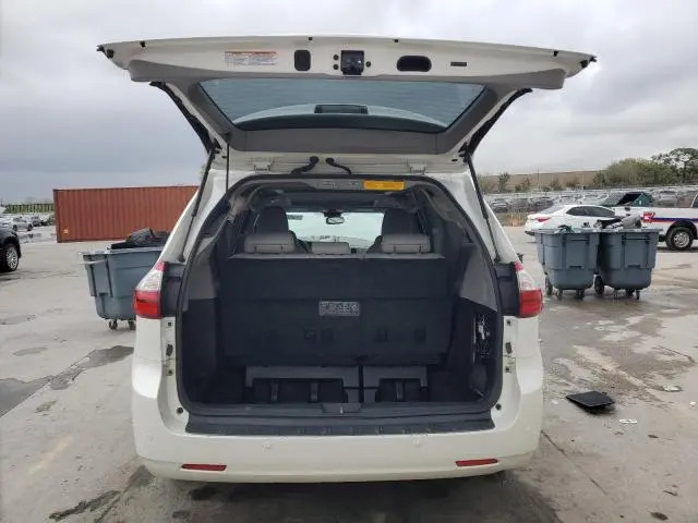 2015 TOYOTA SIENNA XLE  