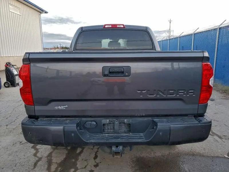 2018 TOYOTA TUNDRA CREWMAX SR5  