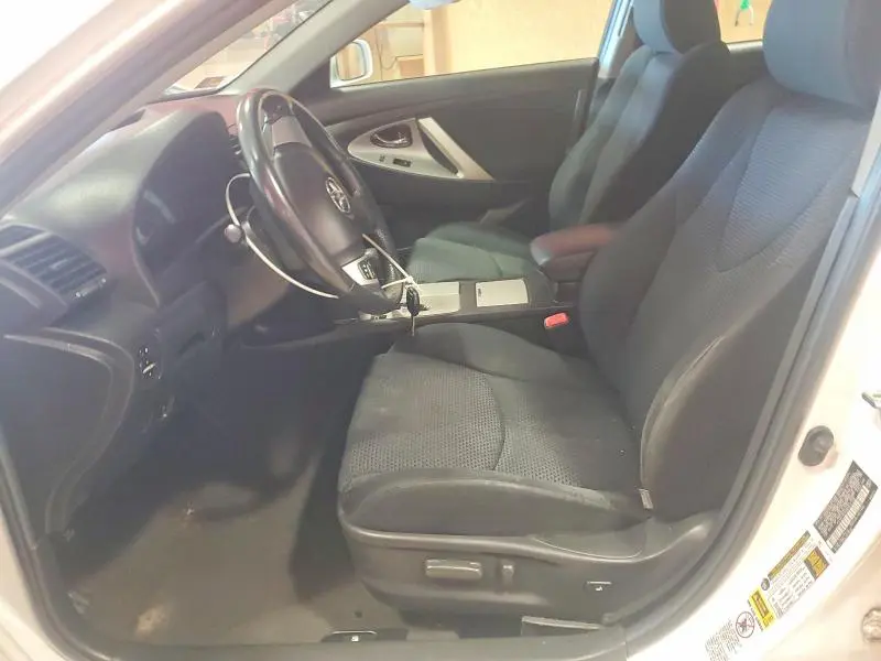 2011 TOYOTA CAMRY SE  