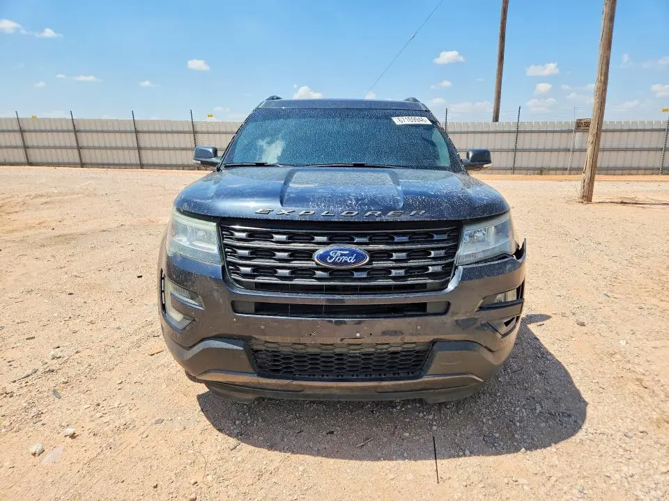 2017 FORD EXPLORER XLT  