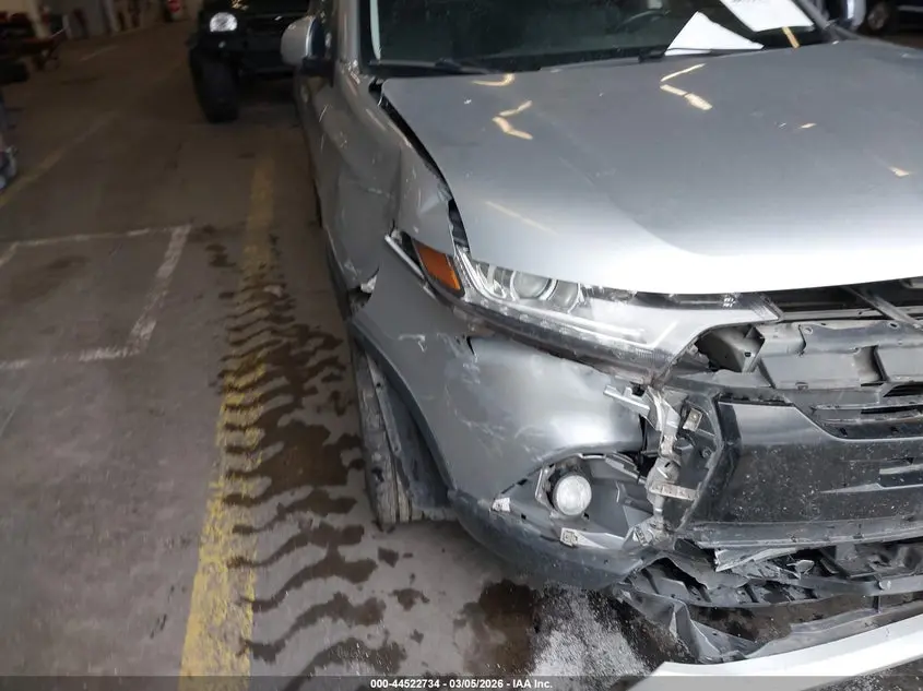 2016 MITSUBISHI OUTLANDER SE