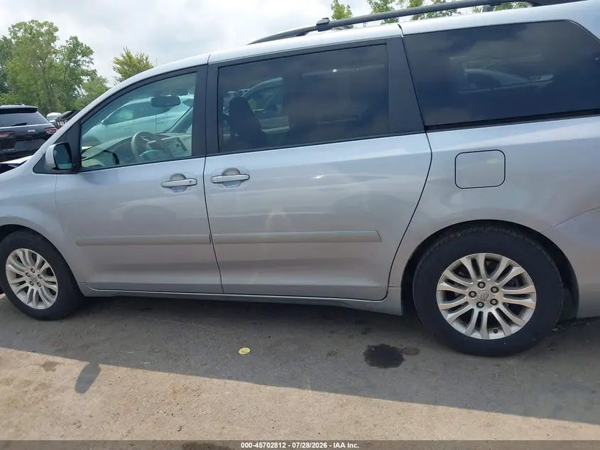 2012 TOYOTA SIENNA XLE V6 8 PASSENGER
