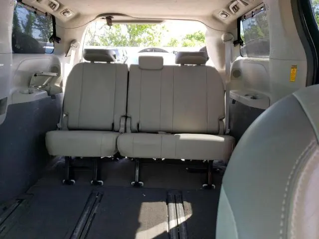 2014 TOYOTA SIENNA XLE  