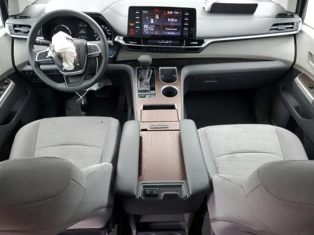 2021 TOYOTA SIENNA LE