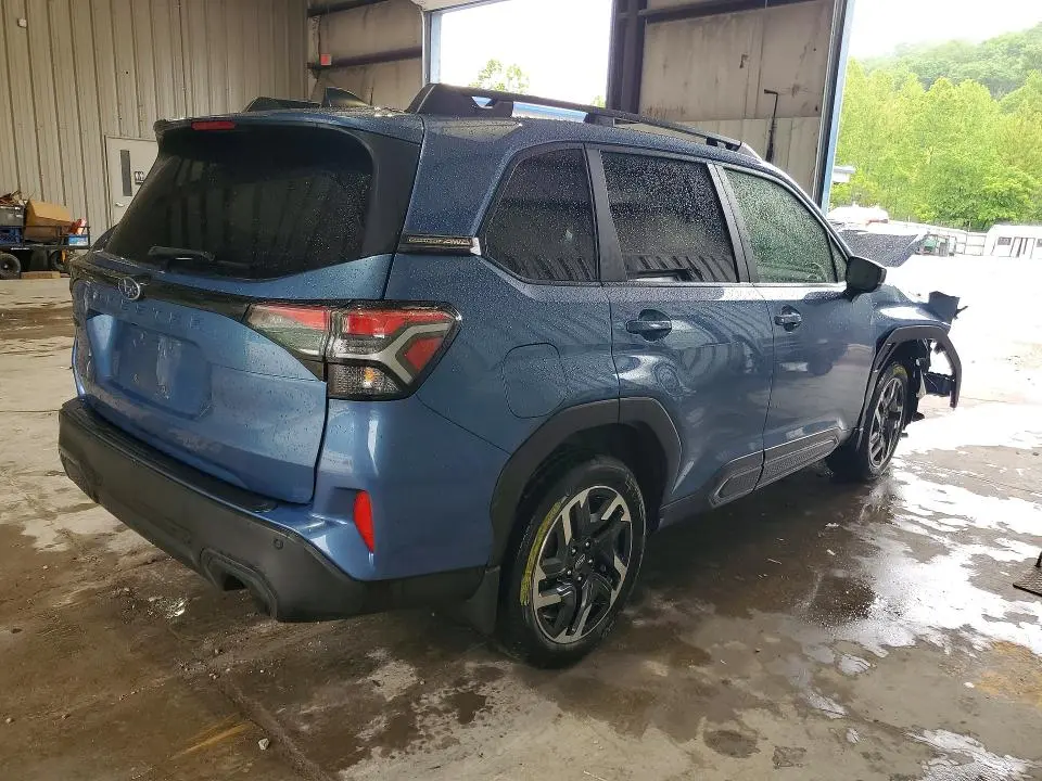 2025 SUBARU FORESTER LIMITED  