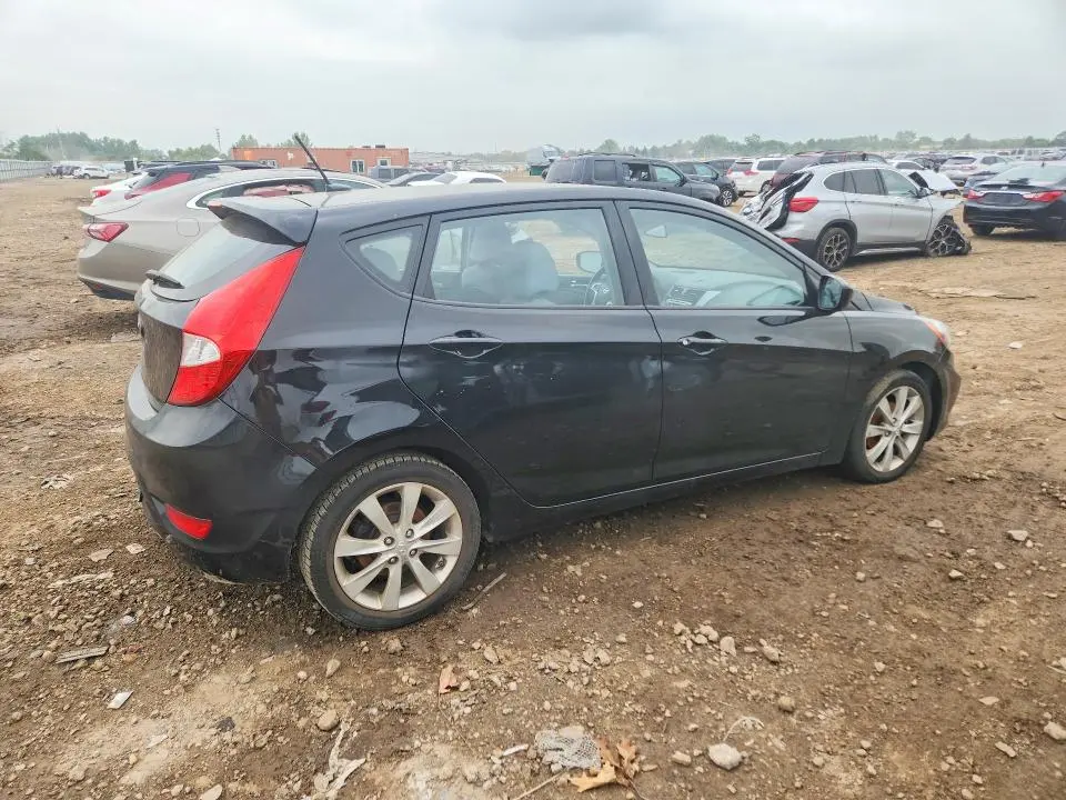 2012 HYUNDAI ACCENT SE  