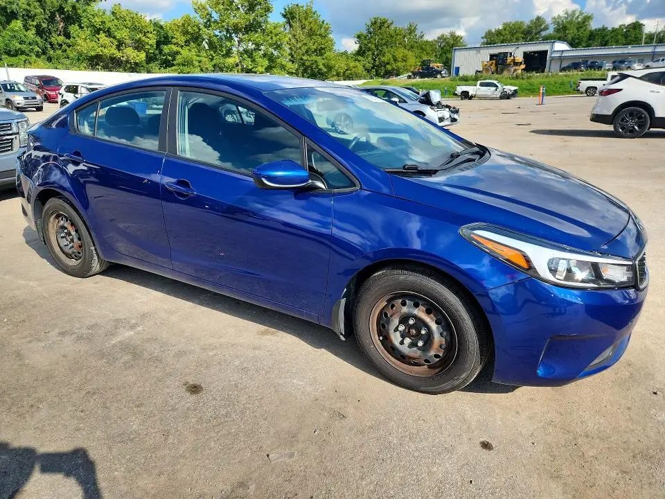 2017 KIA FORTE LX  