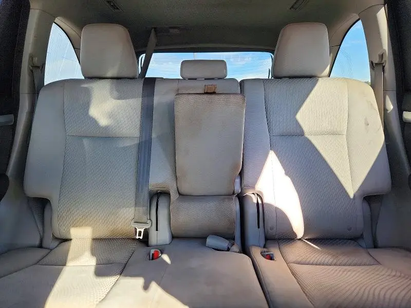 2014 TOYOTA HIGHLANDER LE  