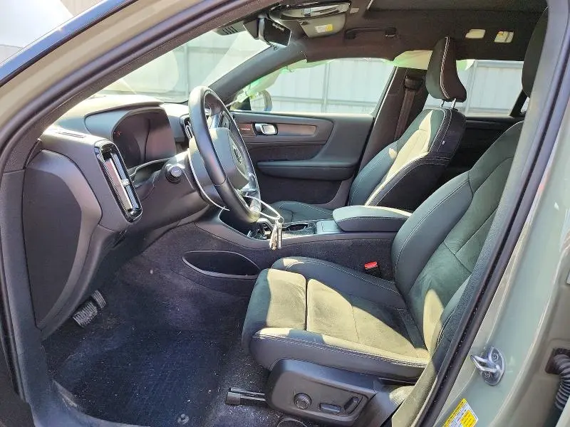 2024 VOLVO XC40 RECHARGE ULTIMATE  