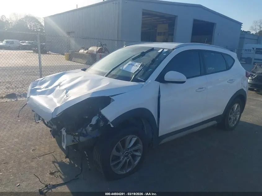 2017 HYUNDAI TUCSON SE