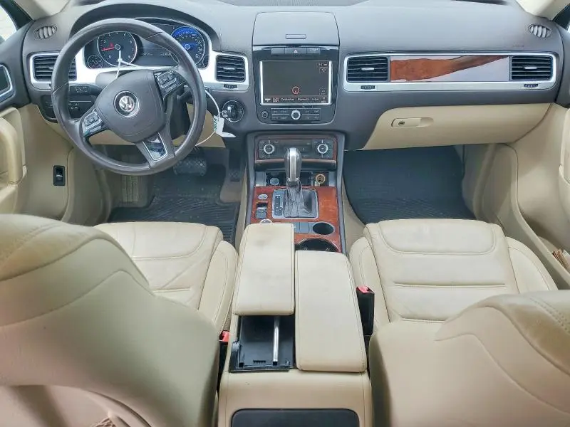 2014 VOLKSWAGEN TOUAREG V6  