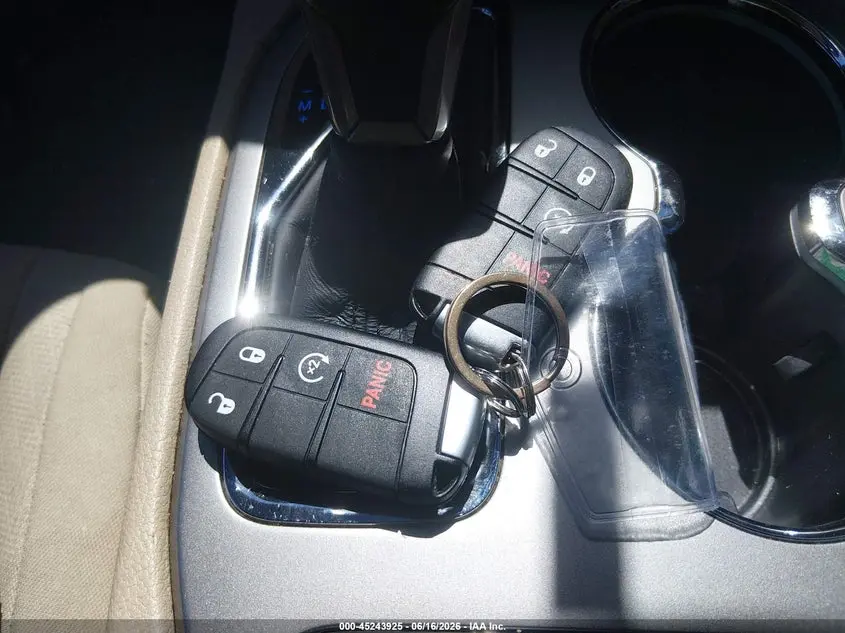 2019 JEEP GRAND CHEROKEE LAREDO E 4X4