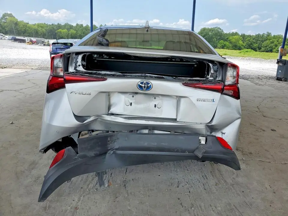 2021 TOYOTA PRIUS LE  