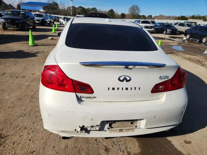 2013 INFINITI G37   