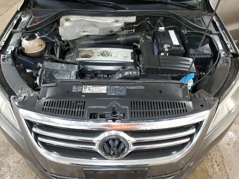 2010 VOLKSWAGEN TIGUAN SE  