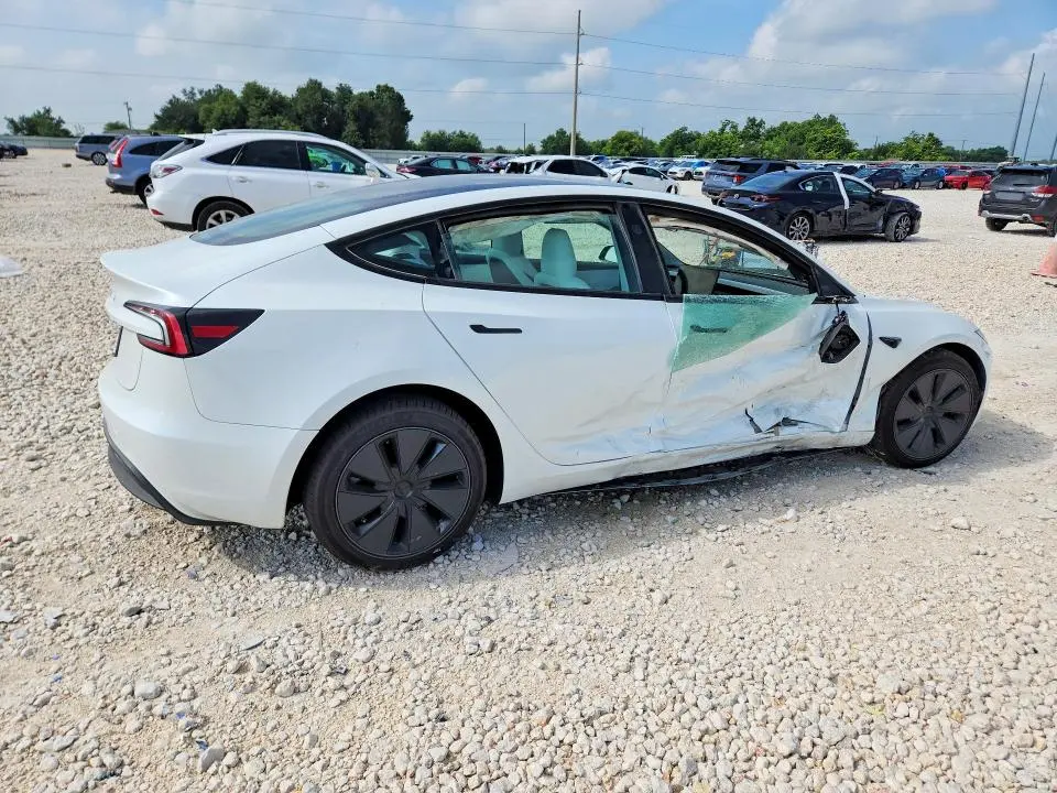 2026 TESLA MODEL 3   