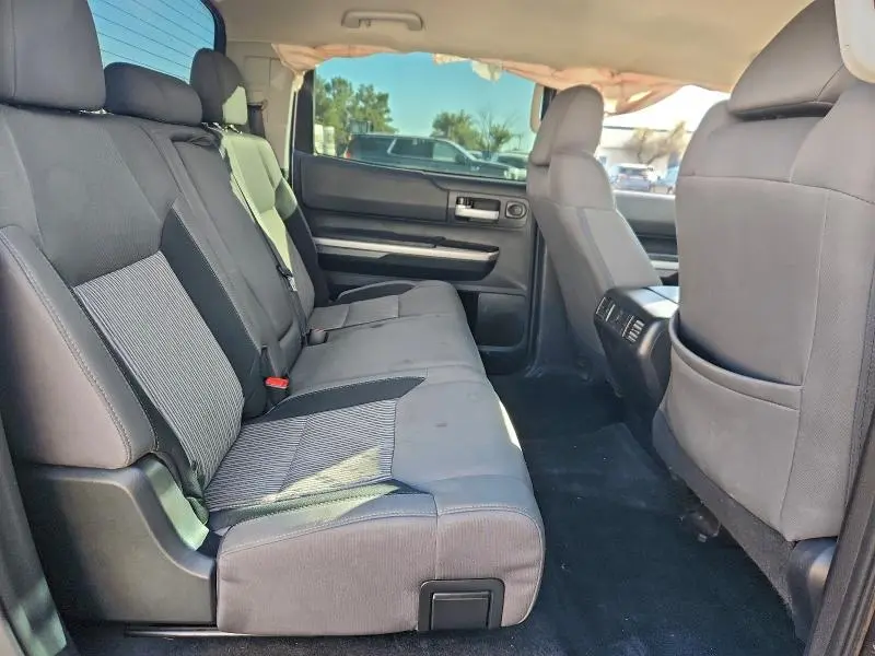 2017 TOYOTA TUNDRA CREWMAX SR5  