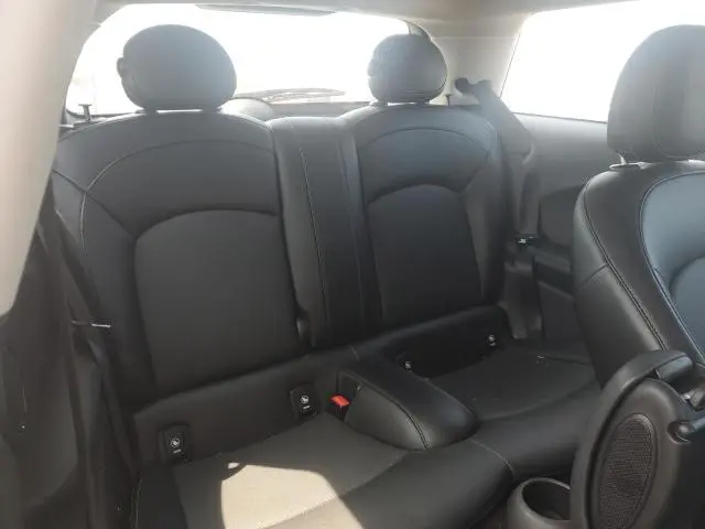 2017 MINI COOPER   