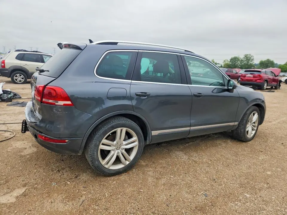 2013 VOLKSWAGEN TOUAREG V6 TDI  