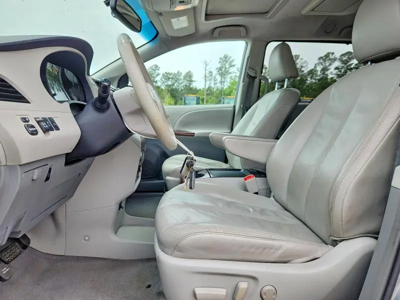 2011 TOYOTA SIENNA XLE 8-PASSENGER  