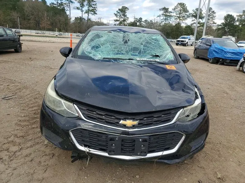 2017 CHEV CRUZE LT   