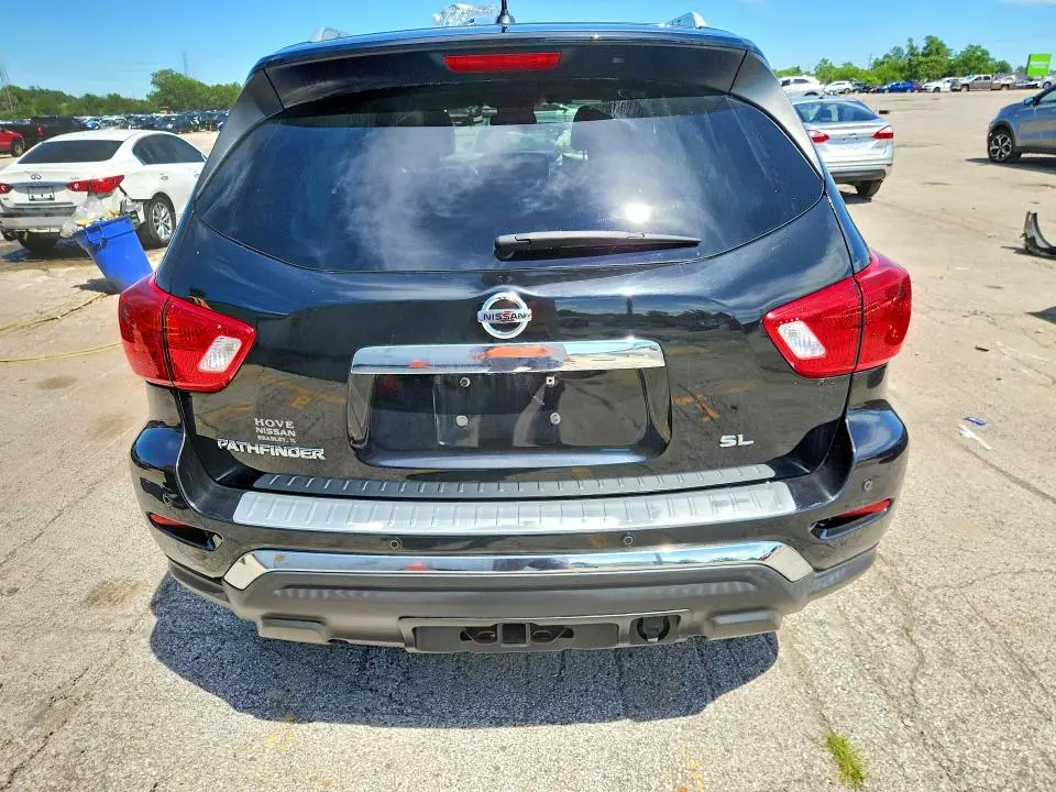 2018 NISSAN PATHFINDER SL  