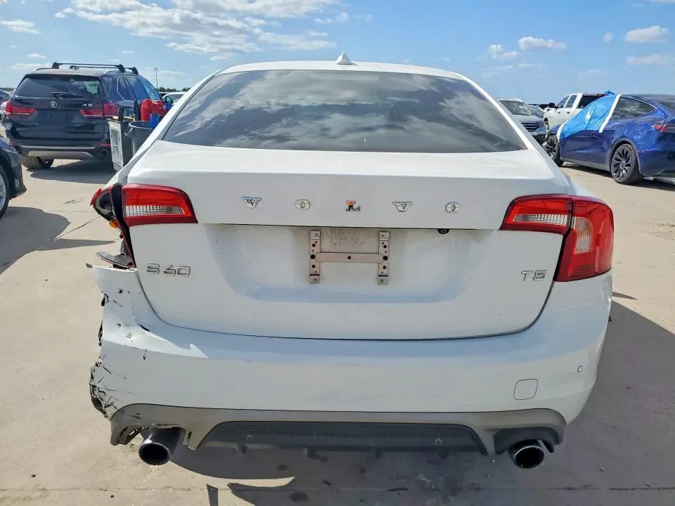 2018 VOLVO S60 DYNAMIC  
