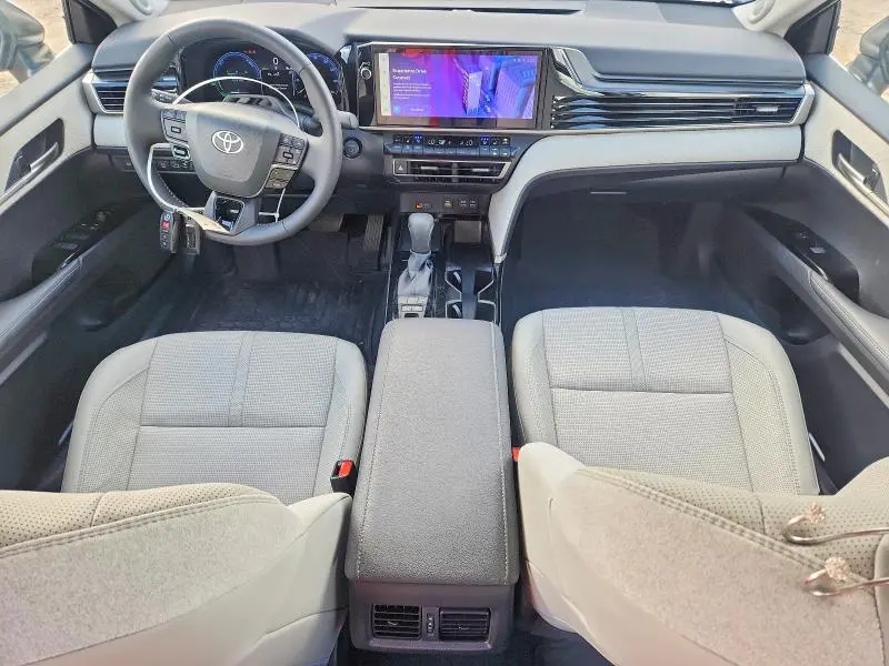 2025 TOYOTA CAMRY XLE  