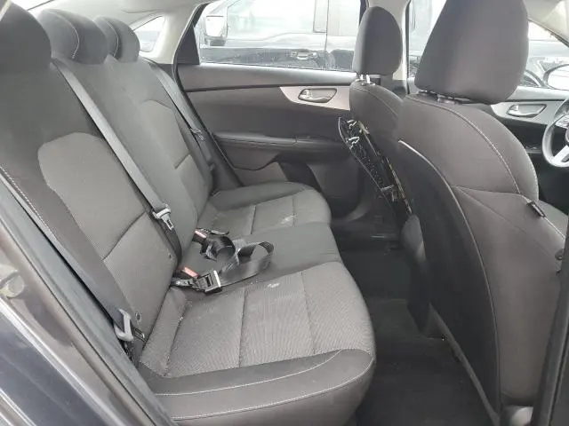 2023 KIA FORTE LX  